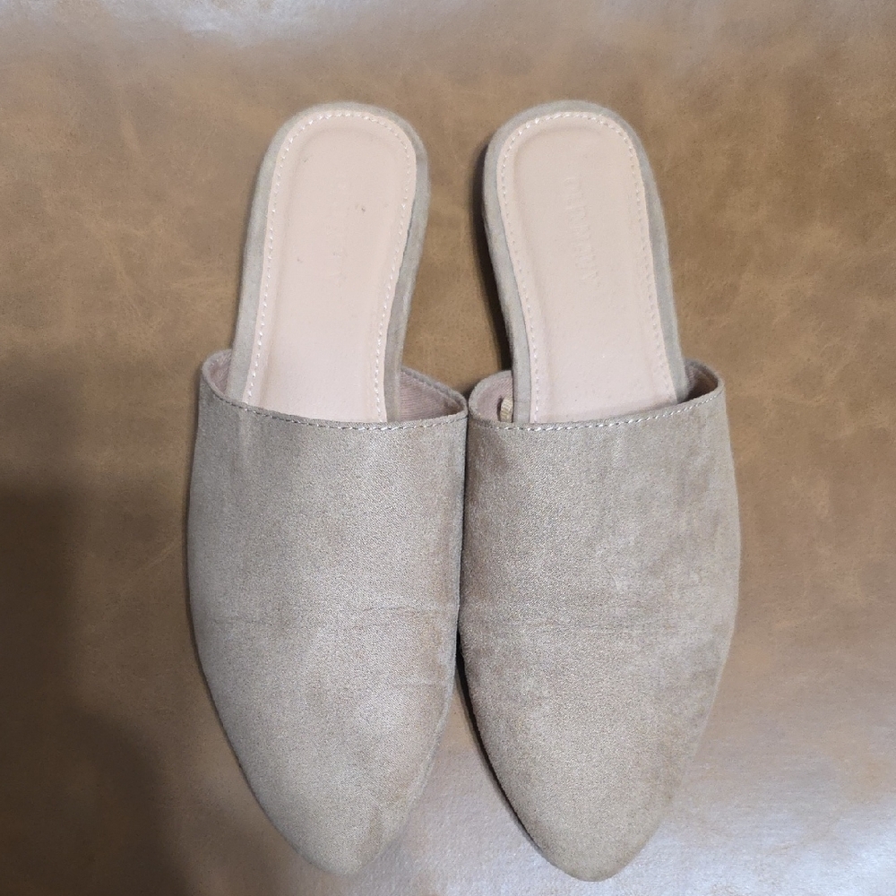 Old Navy Women's Tan Mules